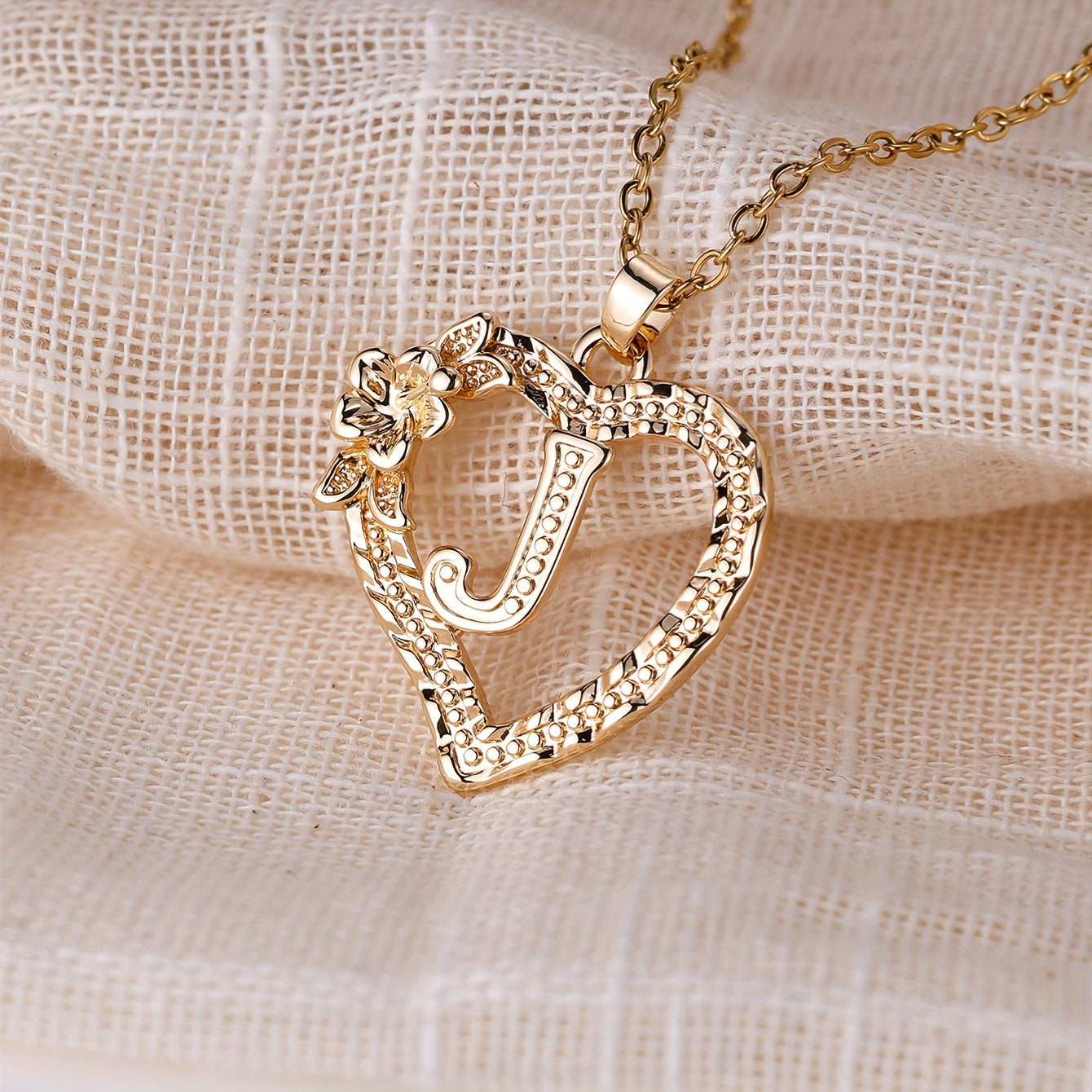 [Retro Love Necklace] Retro Palace Style Love Flower Letter Pendant Necklace - One 26 Letter Necklaces A-Z Capital Letter - Dating Wedding Jewelry