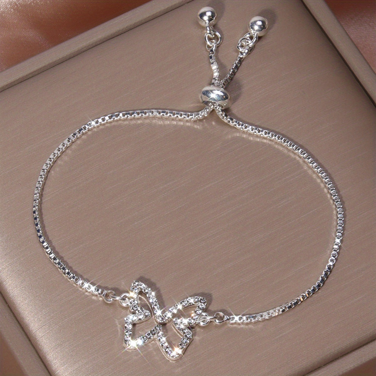 [Shiny Hollow Butterfly Tennis Bracelet] Full Of Shiny Rhinestones Hollow Butterfly Shape Tennis Bracelet Elegant Hand Jewelry Decor