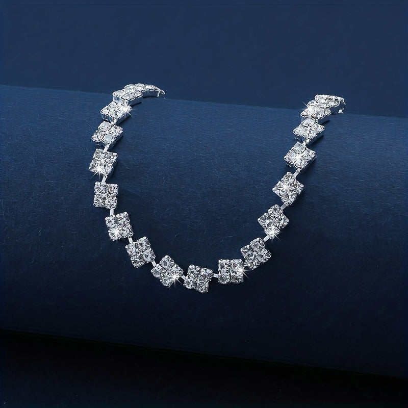 Elegant Square Design Rhinestone Claw Chain Bracelet for Women - Luxurious, Sparkling, Perfect for Casual Fashion Trend