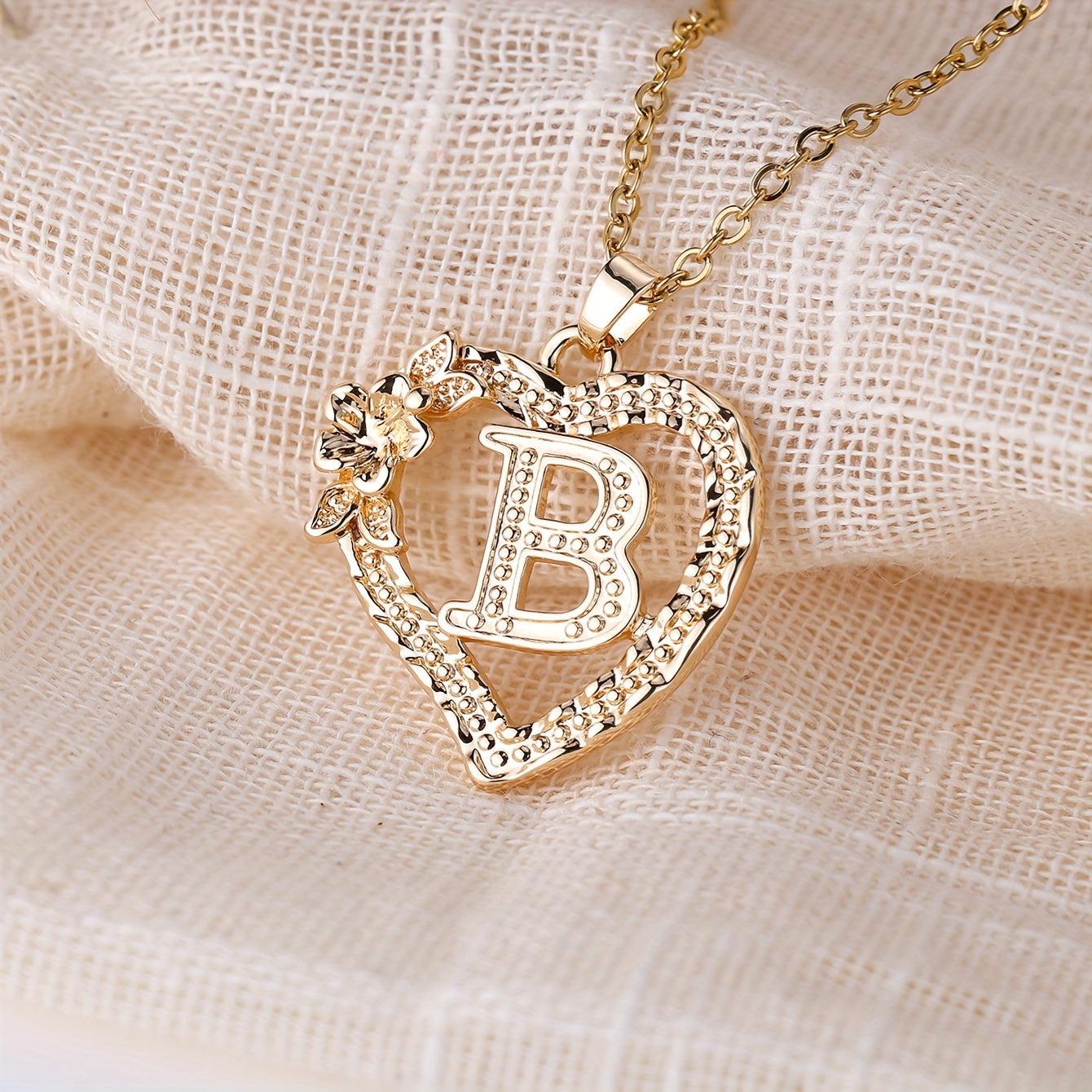 [Retro Love Necklace] Retro Palace Style Love Flower Letter Pendant Necklace - One 26 Letter Necklaces A-Z Capital Letter - Dating Wedding Jewelry