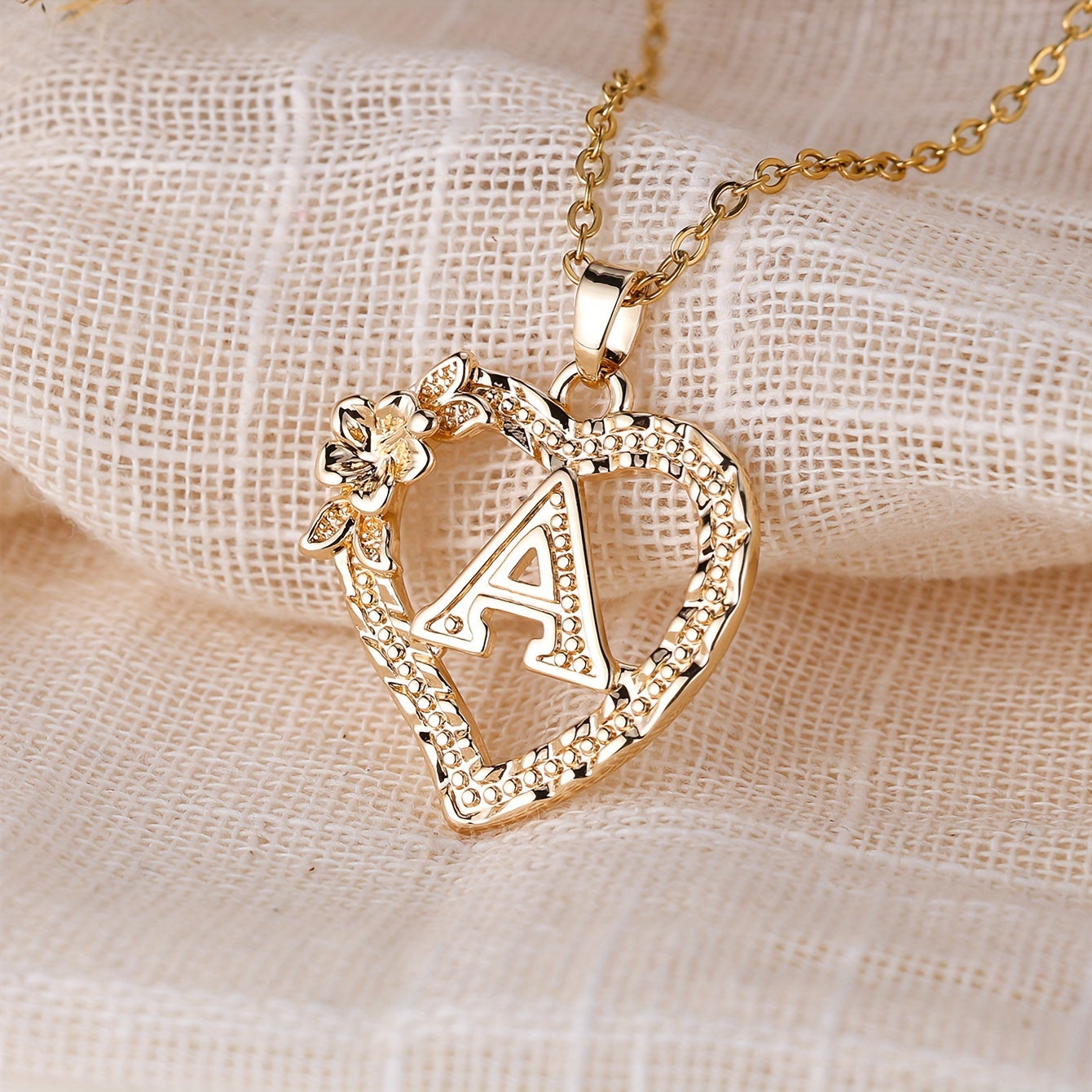 [Retro Love Necklace] Retro Palace Style Love Flower Letter Pendant Necklace - One 26 Letter Necklaces A-Z Capital Letter - Dating Wedding Jewelry
