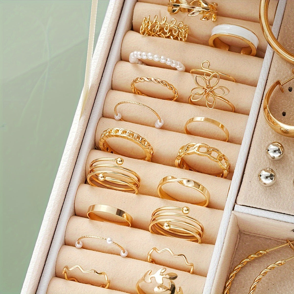 A Set of 86 Fashionable And Elegant Jewelry Pieces for Women, Including Necklaces, Earrings, Rings, And Studs, Perfect for Everyday Wear, Versatile for Holidays, And Trendy Gifts (Without a Box)