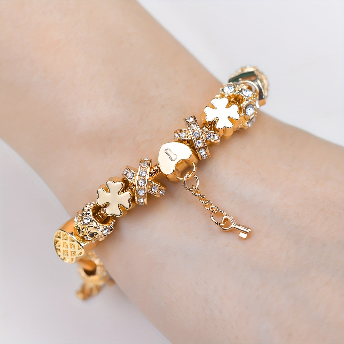 Gorgeous Golden Snowflower Bead Bracelet with Heart-Shaped Key Pendant - Perfect Valentine's Gift for Someone Special!