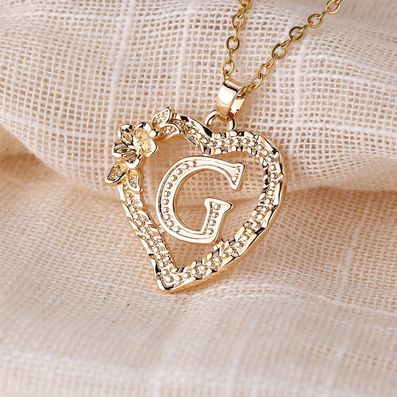 [Retro Love Necklace] Retro Palace Style Love Flower Letter Pendant Necklace - One 26 Letter Necklaces A-Z Capital Letter - Dating Wedding Jewelry