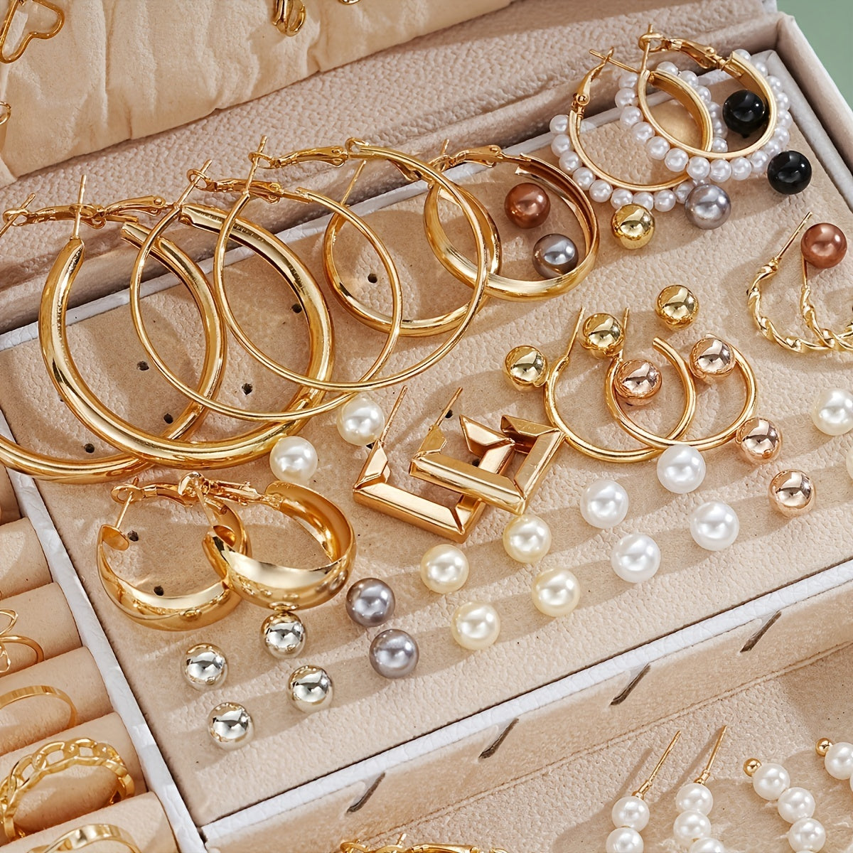 A Set of 86 Fashionable And Elegant Jewelry Pieces for Women, Including Necklaces, Earrings, Rings, And Studs, Perfect for Everyday Wear, Versatile for Holidays, And Trendy Gifts (Without a Box)