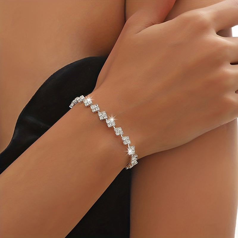 Elegant Square Design Rhinestone Claw Chain Bracelet for Women - Luxurious, Sparkling, Perfect for Casual Fashion Trend