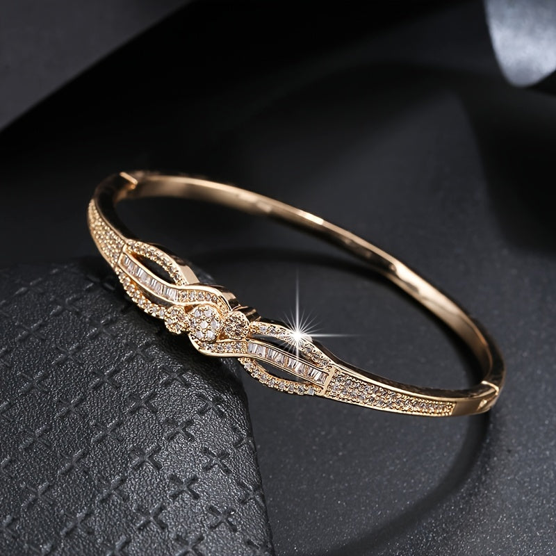 Starry Sky Bracelet: European and American Fashion Elegant Synthetic Zirconia Bracelet