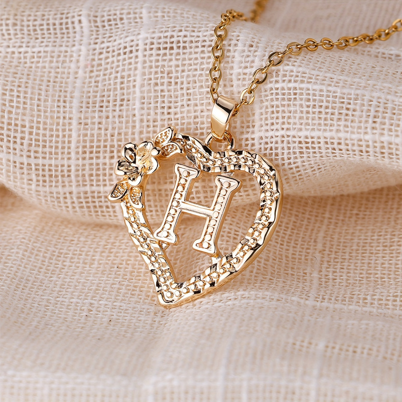 [Retro Love Necklace] Retro Palace Style Love Flower Letter Pendant Necklace - One 26 Letter Necklaces A-Z Capital Letter - Dating Wedding Jewelry