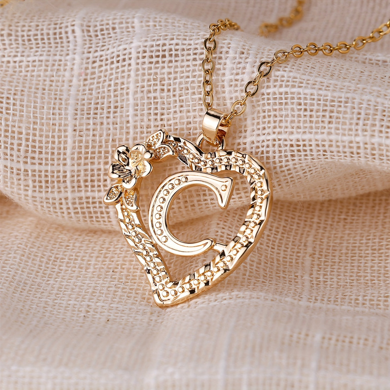 [Retro Love Necklace] Retro Palace Style Love Flower Letter Pendant Necklace - One 26 Letter Necklaces A-Z Capital Letter - Dating Wedding Jewelry