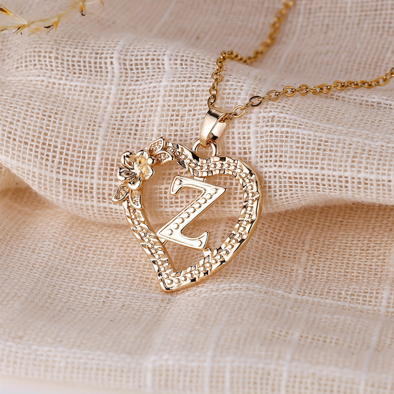 [Retro Love Necklace] Retro Palace Style Love Flower Letter Pendant Necklace - One 26 Letter Necklaces A-Z Capital Letter - Dating Wedding Jewelry