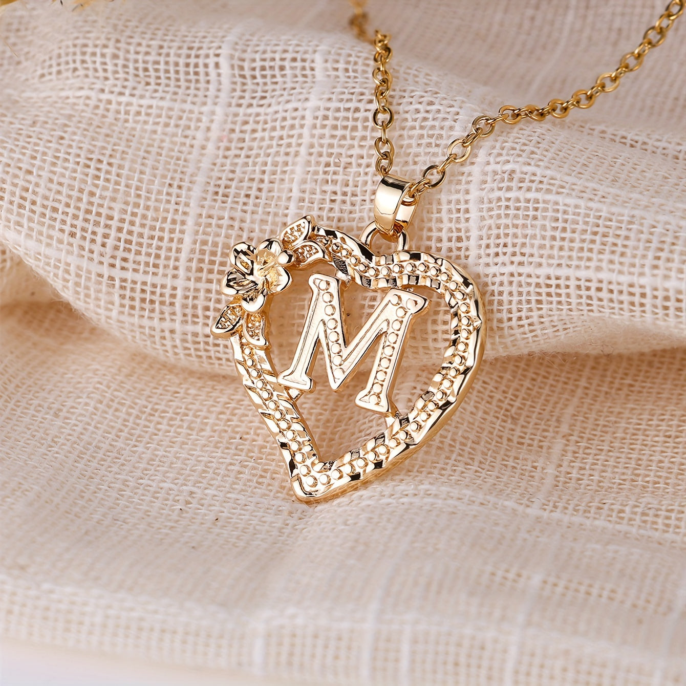 [Retro Love Necklace] Retro Palace Style Love Flower Letter Pendant Necklace - One 26 Letter Necklaces A-Z Capital Letter - Dating Wedding Jewelry